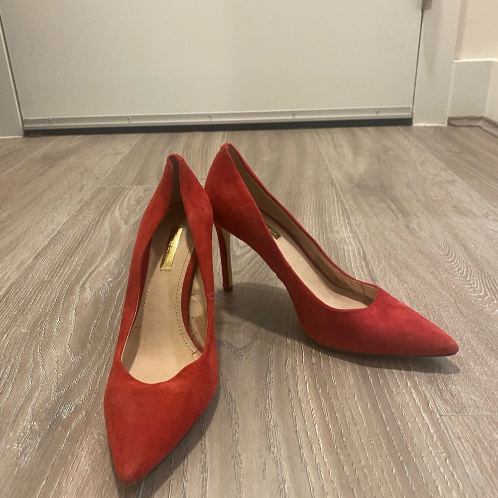 Red Suede Louis et Cie High Heeled Pumps. Minimally worn. Size 7.5.